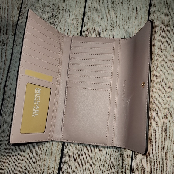 Michael Kors Wallet - Picture 2 of 3